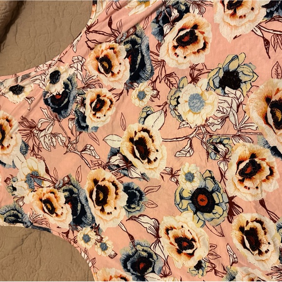 Tank top - Picture 2 of 3